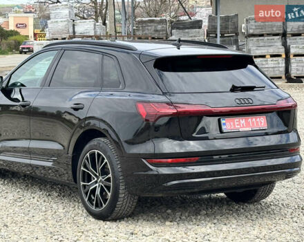 Черный Ауди Q7 e-tron, объемом двигателя 0 л и пробегом 160 тыс. км за 24614 $, фото 5 на Automoto.ua