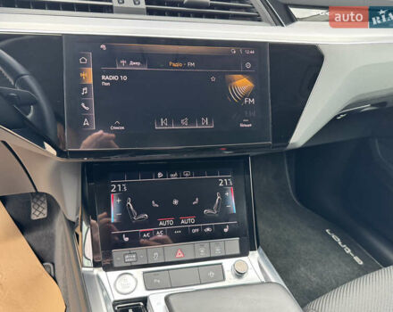 Черный Ауди Q7 e-tron, объемом двигателя 0 л и пробегом 160 тыс. км за 24614 $, фото 28 на Automoto.ua