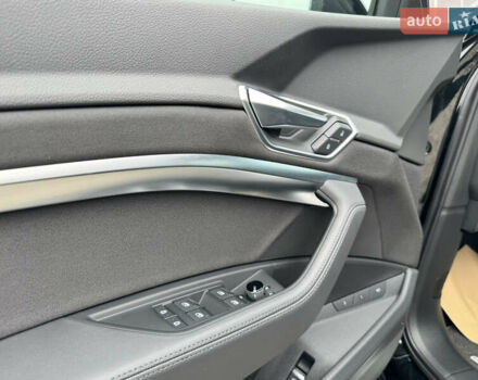 Черный Ауди Q7 e-tron, объемом двигателя 0 л и пробегом 160 тыс. км за 24614 $, фото 26 на Automoto.ua