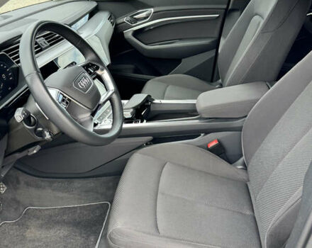 Черный Ауди Q7 e-tron, объемом двигателя 0 л и пробегом 160 тыс. км за 24614 $, фото 30 на Automoto.ua
