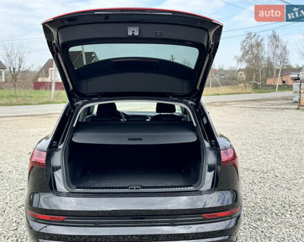 Черный Ауди Q7 e-tron, объемом двигателя 0 л и пробегом 160 тыс. км за 24614 $, фото 13 на Automoto.ua