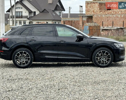 Черный Ауди Q7 e-tron, объемом двигателя 0 л и пробегом 160 тыс. км за 24614 $, фото 2 на Automoto.ua