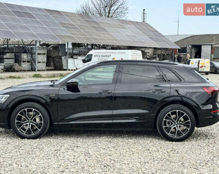 Черный Ауди Q7 e-tron, объемом двигателя 0 л и пробегом 160 тыс. км за 24614 $, фото 8 на Automoto.ua