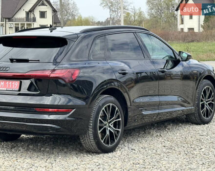 Черный Ауди Q7 e-tron, объемом двигателя 0 л и пробегом 160 тыс. км за 24614 $, фото 3 на Automoto.ua