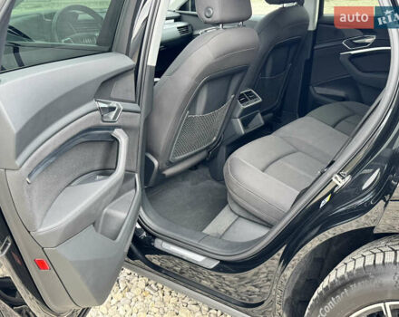 Черный Ауди Q7 e-tron, объемом двигателя 0 л и пробегом 160 тыс. км за 24614 $, фото 19 на Automoto.ua