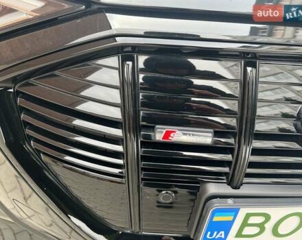 Черный Ауди Q7 e-tron, объемом двигателя 0 л и пробегом 40 тыс. км за 37800 $, фото 5 на Automoto.ua