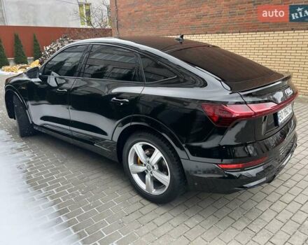 Черный Ауди Q7 e-tron, объемом двигателя 0 л и пробегом 40 тыс. км за 37800 $, фото 10 на Automoto.ua