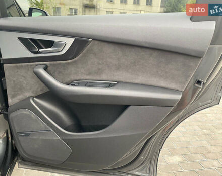 Серый Ауди Q7 e-tron, объемом двигателя 0 л и пробегом 219 тыс. км за 36800 $, фото 7 на Automoto.ua