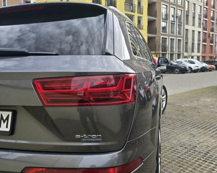 Серый Ауди Q7 e-tron, объемом двигателя 3 л и пробегом 208 тыс. км за 43500 $, фото 18 на Automoto.ua