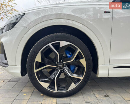 Белый Ауди Q8, объемом двигателя 3 л и пробегом 149 тыс. км за 49500 $, фото 3 на Automoto.ua
