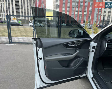 Белый Ауди Q8, объемом двигателя 3 л и пробегом 57 тыс. км за 49000 $, фото 25 на Automoto.ua