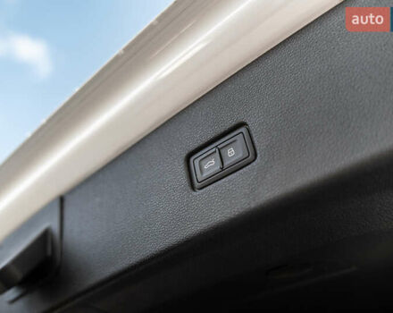 Белый Ауди Q8, объемом двигателя 3 л и пробегом 99 тыс. км за 49990 $, фото 32 на Automoto.ua