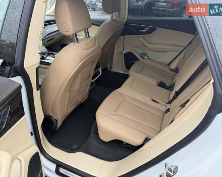 Белый Ауди Q8, объемом двигателя 3 л и пробегом 95 тыс. км за 55000 $, фото 9 на Automoto.ua