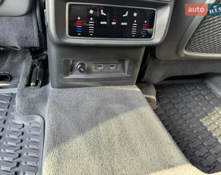 Белый Ауди Q8, объемом двигателя 3 л и пробегом 75 тыс. км за 56750 $, фото 23 на Automoto.ua