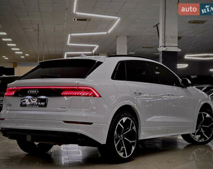 Білий Ауді Q8, об'ємом двигуна 3 л та пробігом 100 тис. км за 41999 $, фото 4 на Automoto.ua