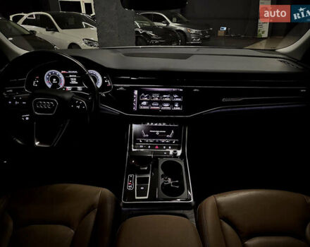 Білий Ауді Q8, об'ємом двигуна 3 л та пробігом 100 тис. км за 41999 $, фото 12 на Automoto.ua