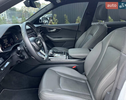 Белый Ауди Q8, объемом двигателя 3 л и пробегом 57 тыс. км за 49000 $, фото 19 на Automoto.ua