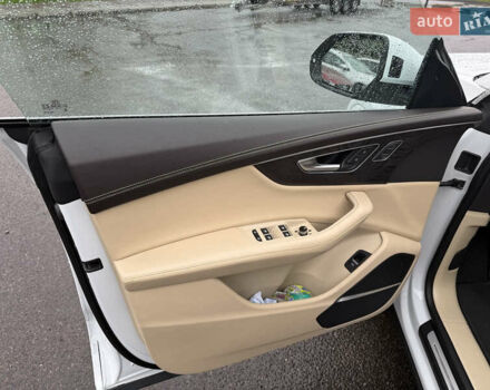 Белый Ауди Q8, объемом двигателя 3 л и пробегом 95 тыс. км за 55000 $, фото 6 на Automoto.ua