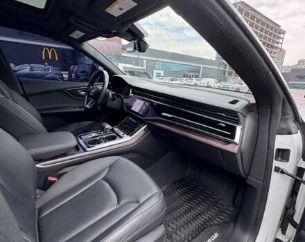 Білий Ауді Q8, об'ємом двигуна 3 л та пробігом 127 тис. км за 58000 $, фото 33 на Automoto.ua