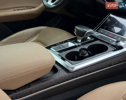 Білий Ауді Q8, об'ємом двигуна 3 л та пробігом 139 тис. км за 48000 $, фото 70 на Automoto.ua