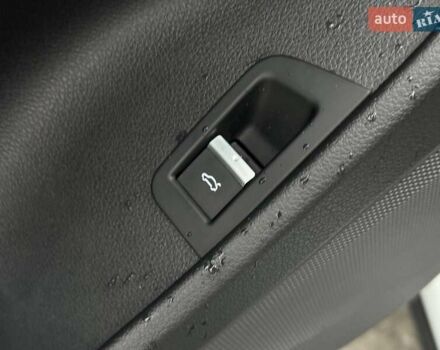 Білий Ауді Q8, об'ємом двигуна 3 л та пробігом 139 тис. км за 48000 $, фото 24 на Automoto.ua