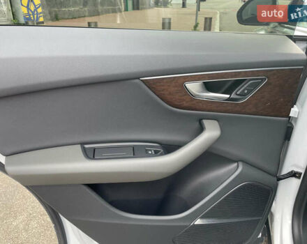 Белый Ауди Q8, объемом двигателя 3 л и пробегом 75 тыс. км за 56750 $, фото 9 на Automoto.ua