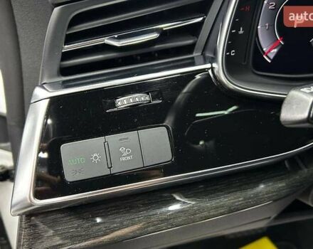 Белый Ауди Q8, объемом двигателя 3 л и пробегом 140 тыс. км за 56000 $, фото 11 на Automoto.ua