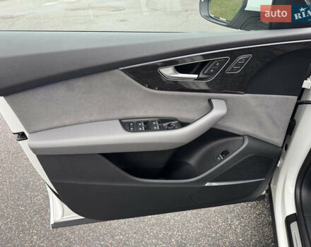 Білий Ауді Q8, об'ємом двигуна 3 л та пробігом 68 тис. км за 55500 $, фото 33 на Automoto.ua