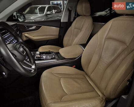 Білий Ауді Q8, об'ємом двигуна 3 л та пробігом 100 тис. км за 41999 $, фото 8 на Automoto.ua