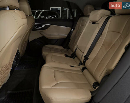 Білий Ауді Q8, об'ємом двигуна 3 л та пробігом 100 тис. км за 41999 $, фото 9 на Automoto.ua