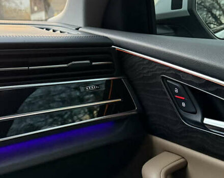 Белый Ауди Q8, объемом двигателя 0 л и пробегом 99 тыс. км за 59800 $, фото 29 на Automoto.ua