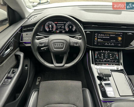 Білий Ауді Q8, об'ємом двигуна 2.97 л та пробігом 73 тис. км за 55000 $, фото 17 на Automoto.ua