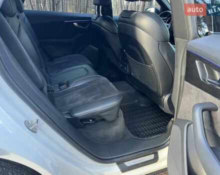 Белый Ауди Q8, объемом двигателя 2.97 л и пробегом 213 тыс. км за 54200 $, фото 13 на Automoto.ua