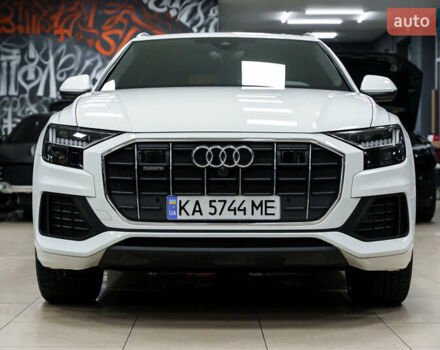 Белый Ауди Q8, объемом двигателя 3 л и пробегом 60 тыс. км за 62300 $, фото 1 на Automoto.ua