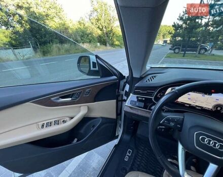 Белый Ауди Q8, объемом двигателя 3 л и пробегом 74 тыс. км за 63999 $, фото 5 на Automoto.ua
