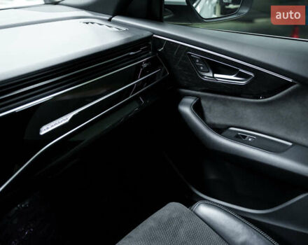 Белый Ауди Q8, объемом двигателя 3 л и пробегом 60 тыс. км за 62300 $, фото 20 на Automoto.ua