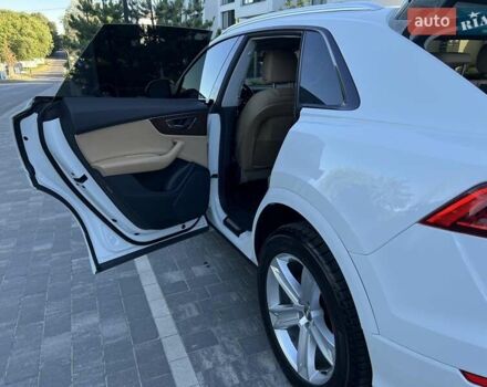Белый Ауди Q8, объемом двигателя 3 л и пробегом 74 тыс. км за 63999 $, фото 25 на Automoto.ua