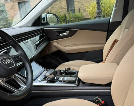 Белый Ауди Q8, объемом двигателя 0 л и пробегом 99 тыс. км за 59800 $, фото 5 на Automoto.ua