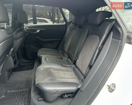 Ауді Q8 2019 у Києві на Automoto.ua Білий Ауді Q8, об'ємом двигуна 3 л та пробігом 60 тис. км за 64990 $, фото 45 на Automoto.ua