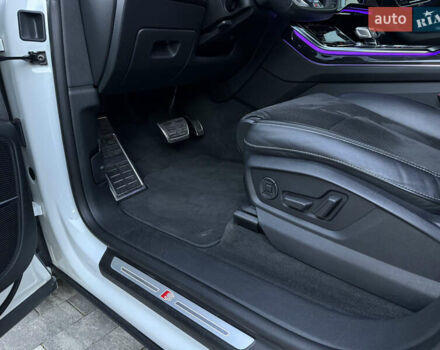 Белый Ауди Q8, объемом двигателя 3 л и пробегом 160 тыс. км за 52900 $, фото 59 на Automoto.ua