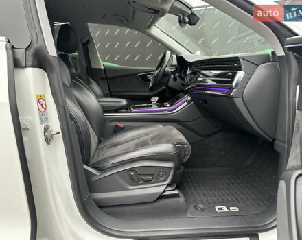 Білий Ауді Q8, об'ємом двигуна 2.97 л та пробігом 73 тис. км за 55000 $, фото 19 на Automoto.ua