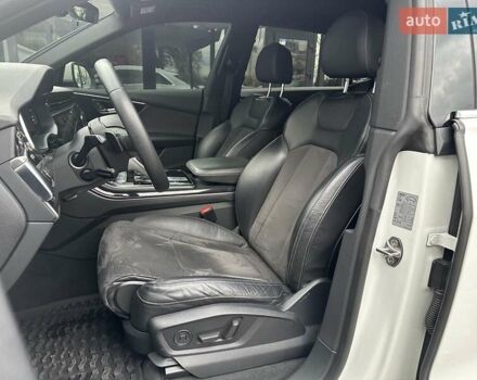 Ауді Q8 2019 у Києві на Automoto.ua Білий Ауді Q8, об'ємом двигуна 3 л та пробігом 60 тис. км за 64990 $, фото 17 на Automoto.ua