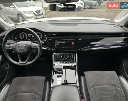 Білий Ауді Q8, об'ємом двигуна 2.97 л та пробігом 73 тис. км за 55000 $, фото 16 на Automoto.ua