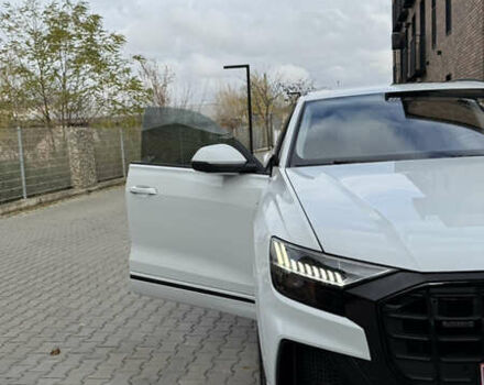 Белый Ауди Q8, объемом двигателя 0 л и пробегом 99 тыс. км за 59800 $, фото 21 на Automoto.ua