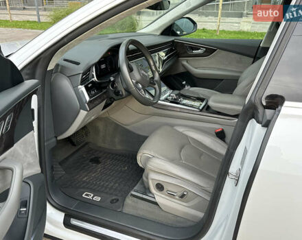 Белый Ауди Q8, объемом двигателя 2.97 л и пробегом 50 тыс. км за 49999 $, фото 4 на Automoto.ua