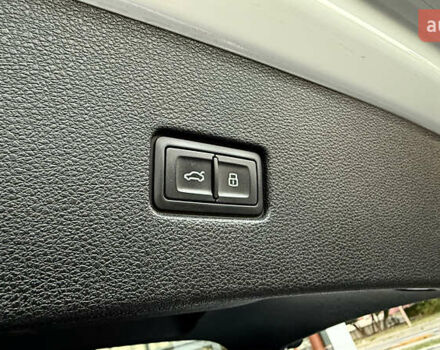 Білий Ауді Q8, об'ємом двигуна 3 л та пробігом 122 тис. км за 49999 $, фото 36 на Automoto.ua