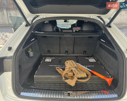 Белый Ауди Q8, объемом двигателя 3 л и пробегом 78 тыс. км за 63900 $, фото 6 на Automoto.ua