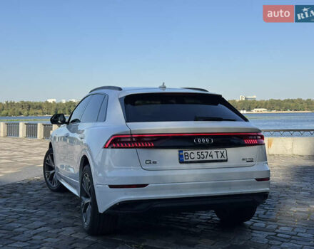 Білий Ауді Q8, об'ємом двигуна 2.97 л та пробігом 151 тис. км за 54900 $, фото 16 на Automoto.ua