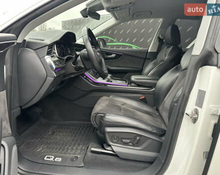 Білий Ауді Q8, об'ємом двигуна 2.97 л та пробігом 73 тис. км за 55000 $, фото 6 на Automoto.ua