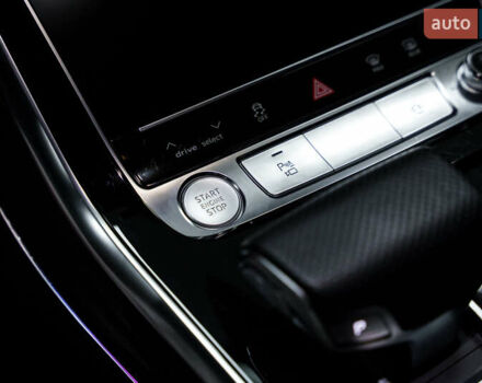 Белый Ауди Q8, объемом двигателя 3 л и пробегом 60 тыс. км за 62300 $, фото 24 на Automoto.ua